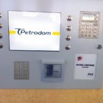 tankomat na stacji paliw Petrodom